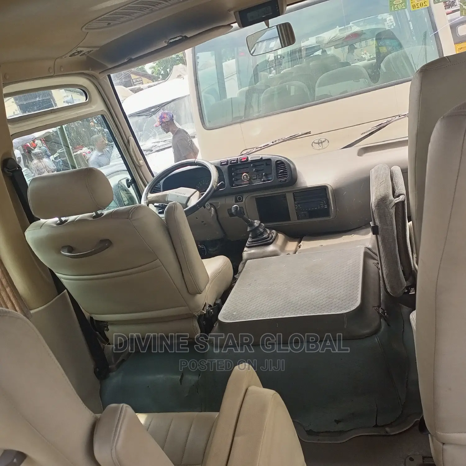 Toyota Coaster 2012 Gold