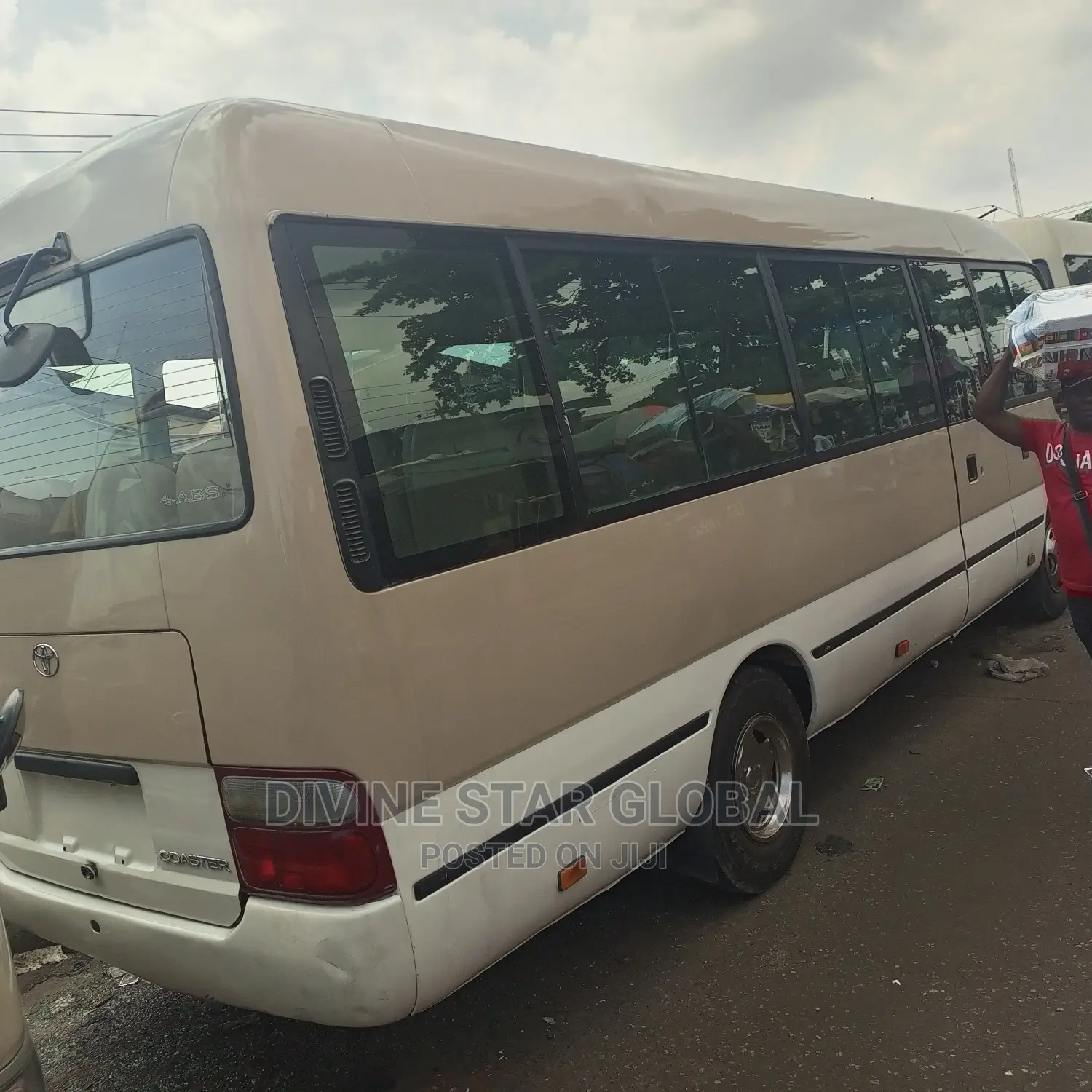 Toyota Coaster 2010 Gold