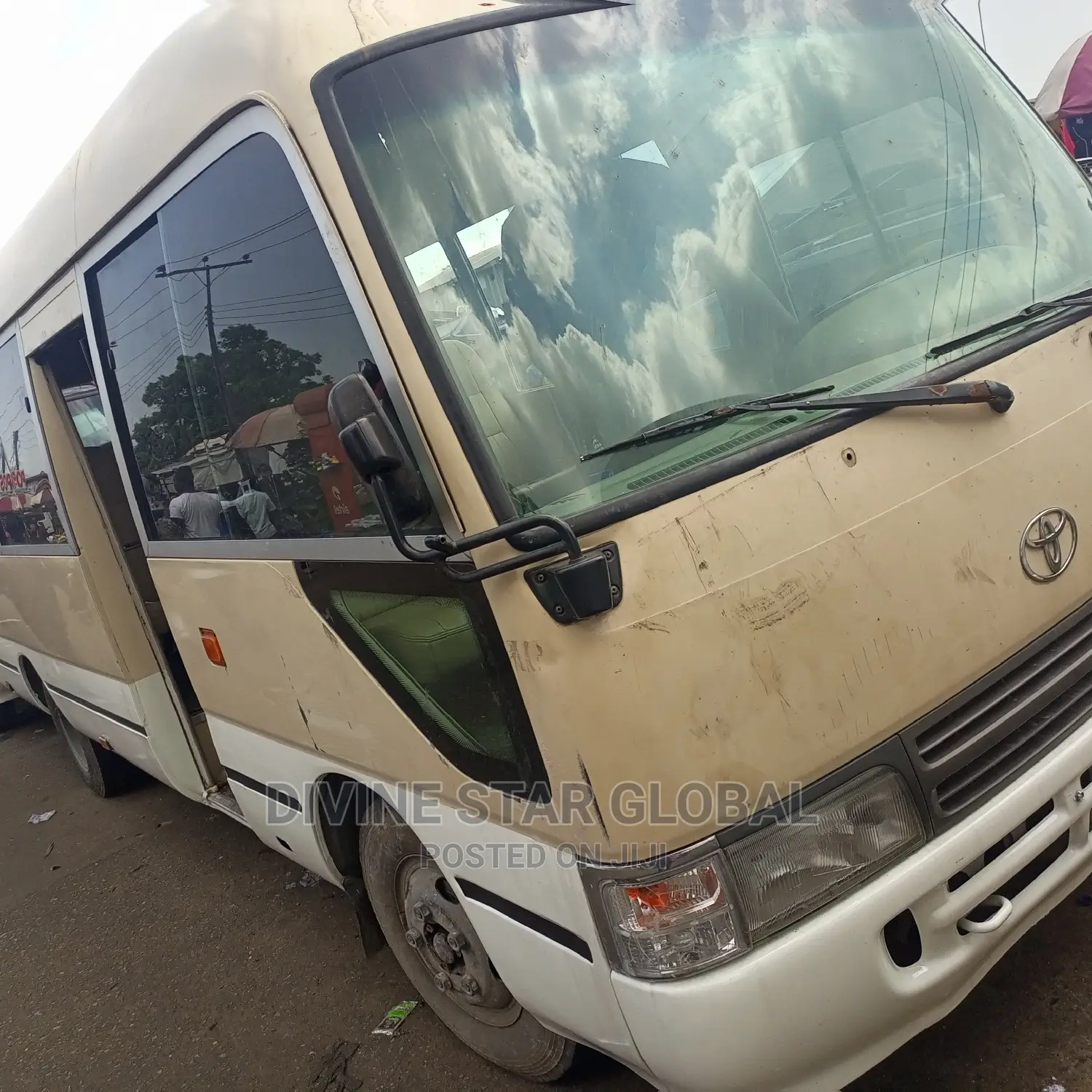 Toyota Coaster 2010 Gold