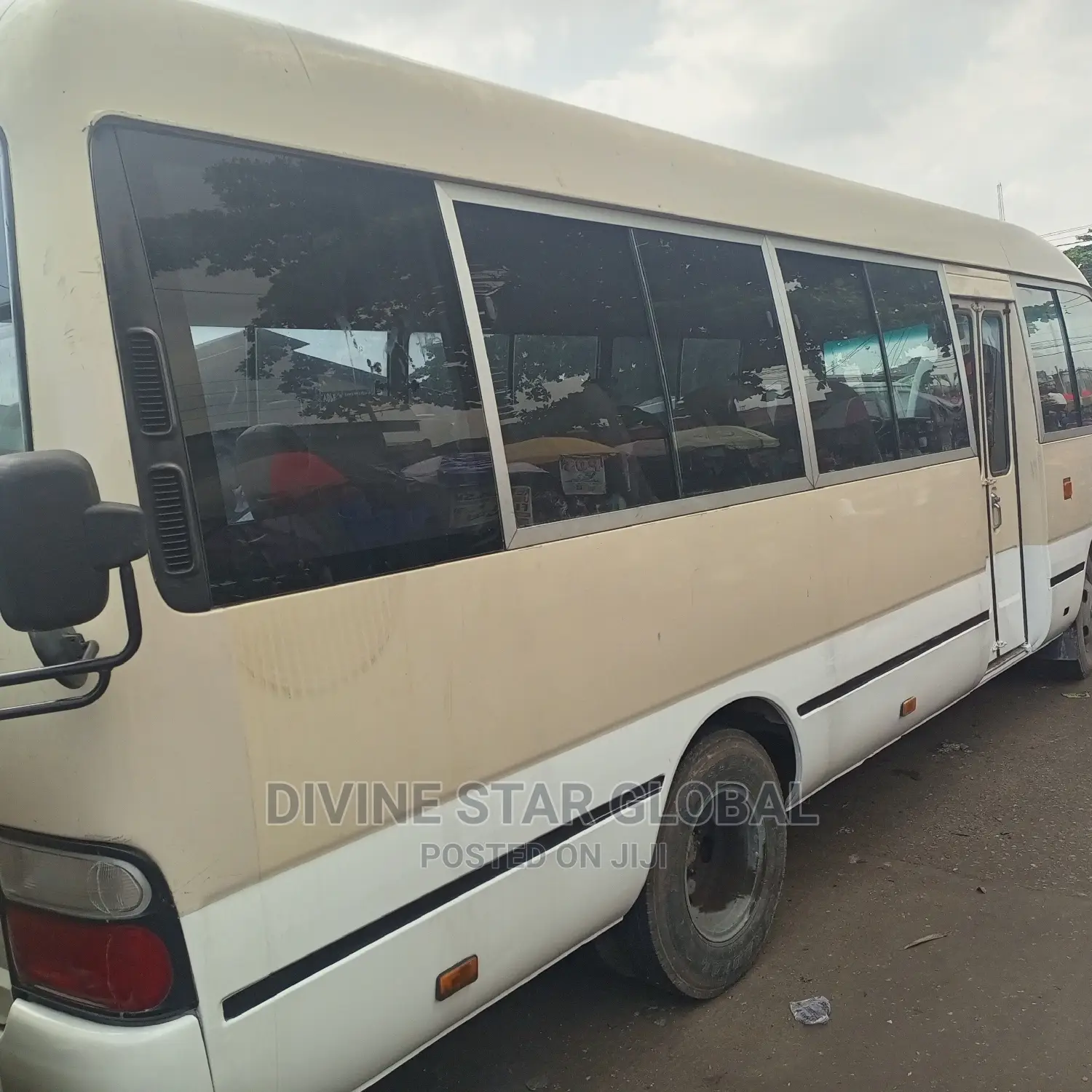 Toyota Coaster 2010 Gold