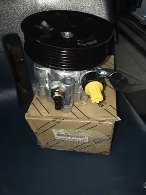 Power Steering Pump for Toyota Camry 2az Engine
