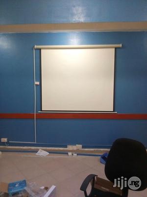 Projection Screens