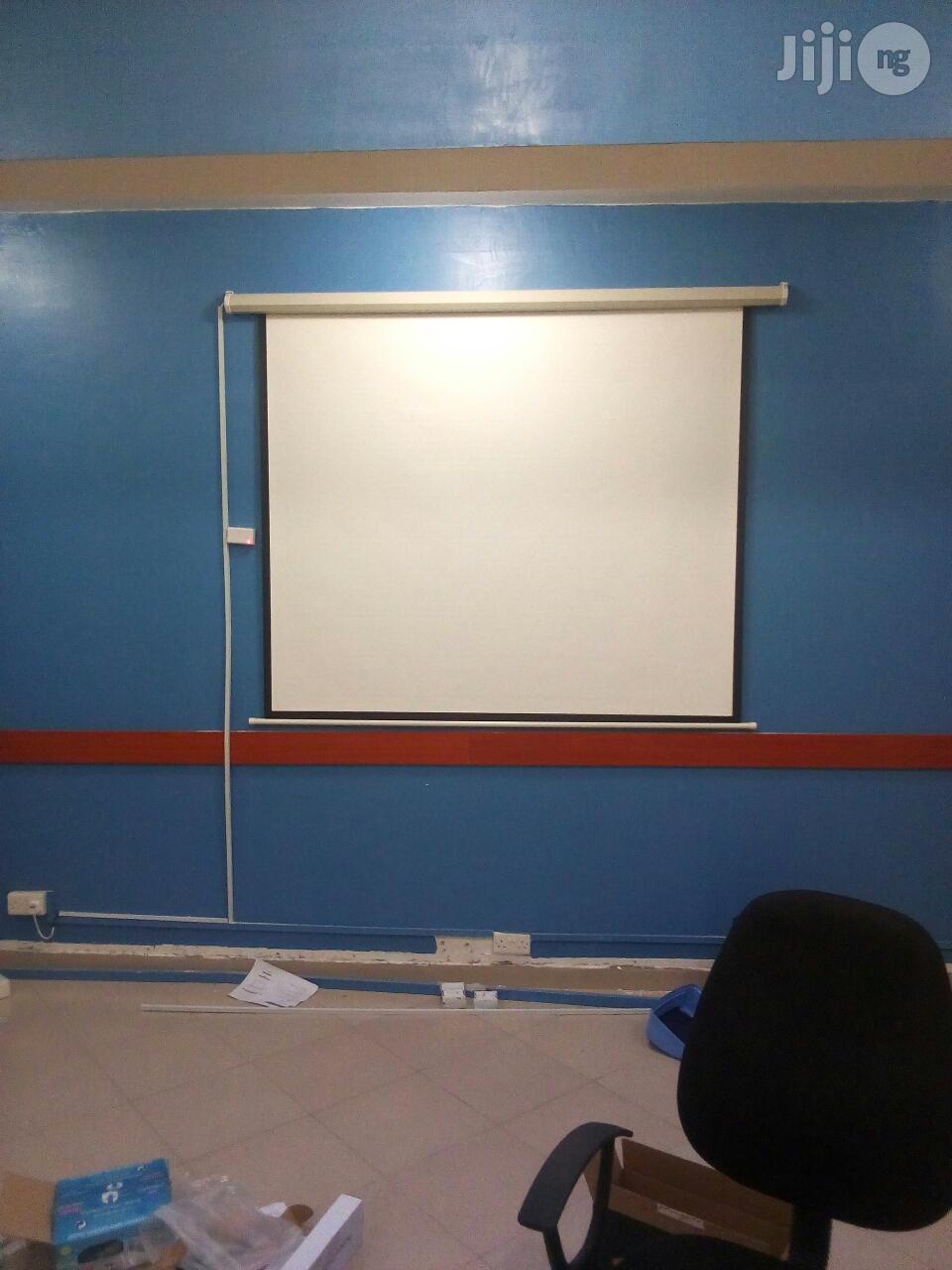 Projection Screens