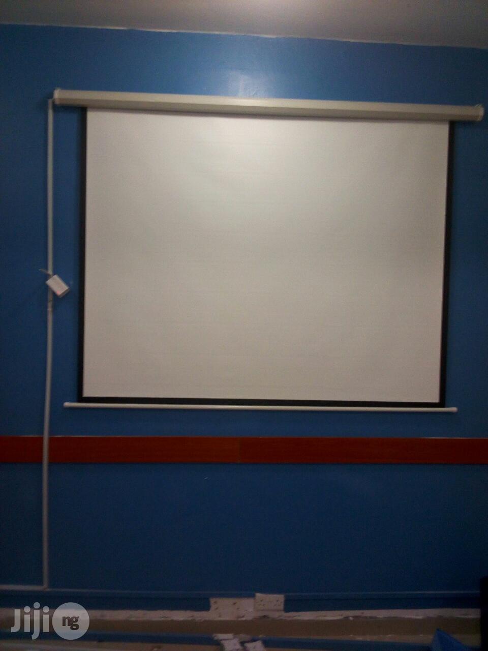 Projection Screens