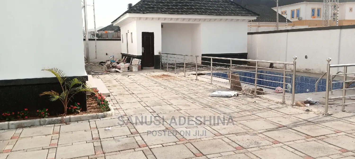 5bdrm Maisonette in Efab Metropolitan, Gwarinpa for Sale