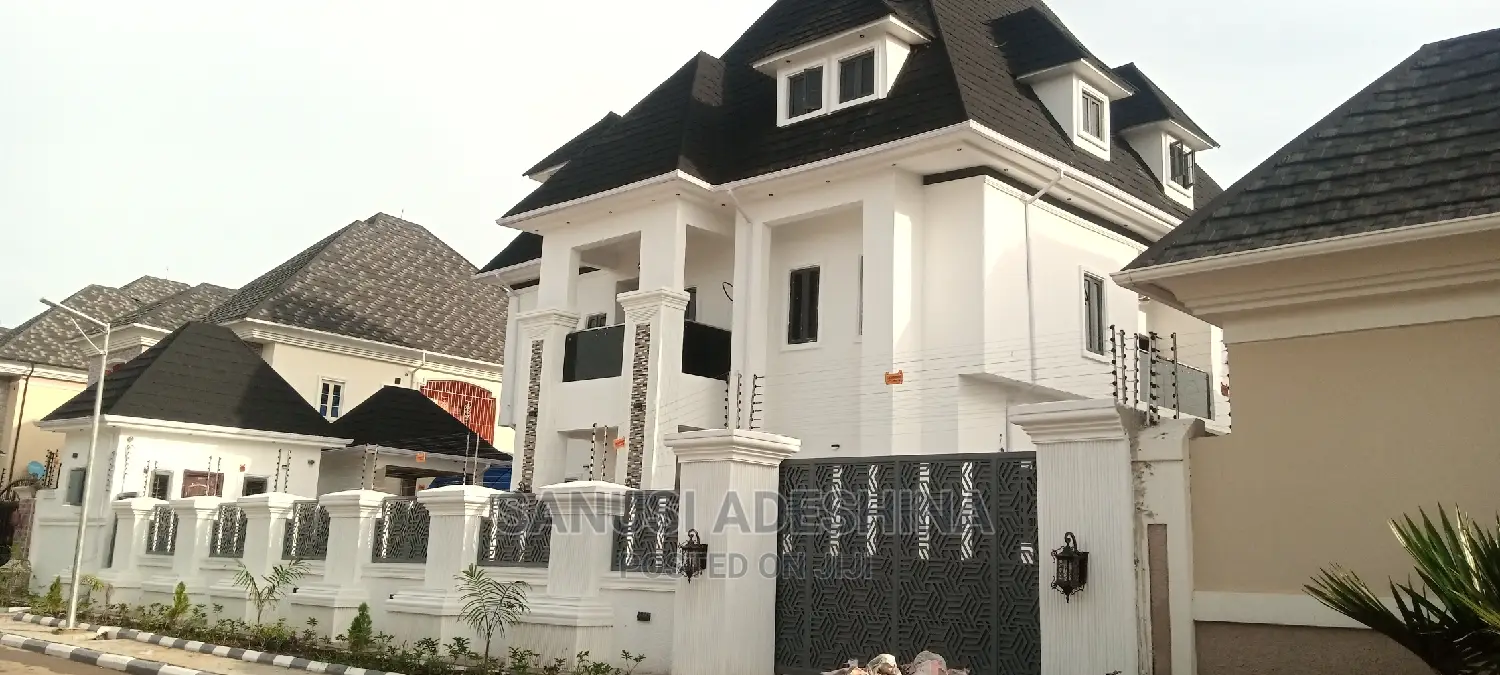 5bdrm Maisonette in Efab Metropolitan, Gwarinpa for Sale
