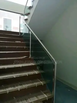 Staircase Handrail With Glass