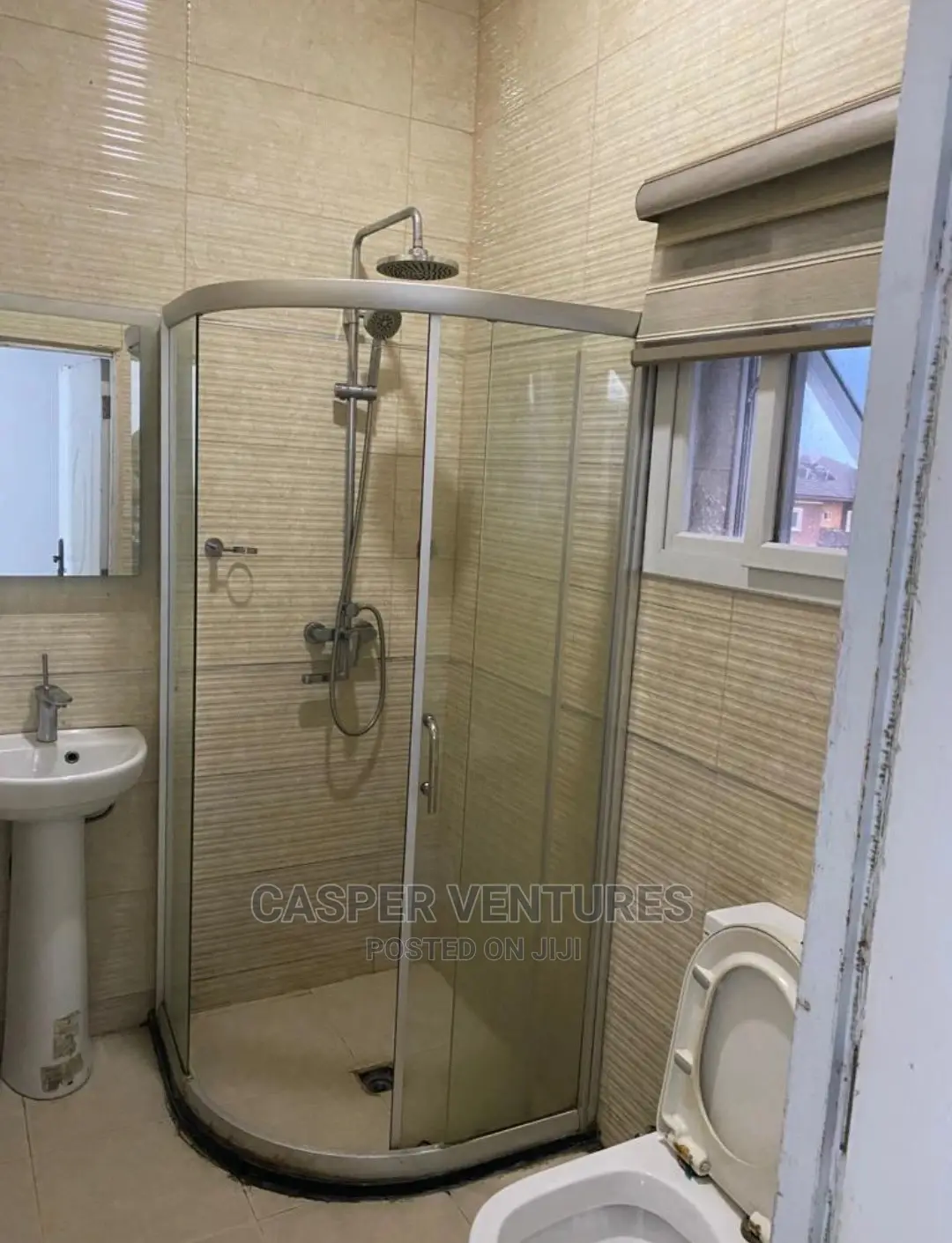 Bewitching 4-Bedroom Duplex With Pool