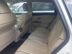 Toyota Venza 2010 White
