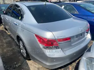 Honda Accord 2011 Silver