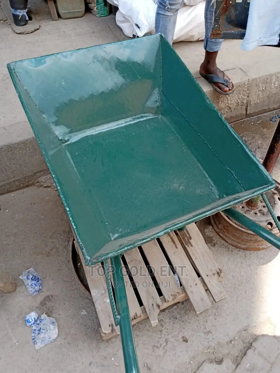 Wheelbarrow (Heavy Duties)