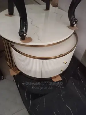 Adjustable Center Table