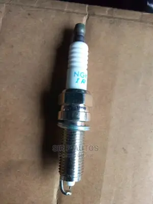 All Kinds of Car Plugs Are Available