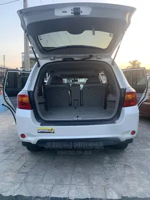 Toyota Highlander SE 2010 White
