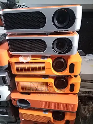 Super Orange Colour Hitachi Projector With Wide Image