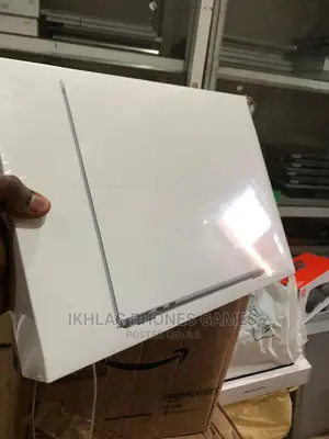 New Laptop Apple MacBook Air 2022 M2 8GB Apple M2 SSD 256GB