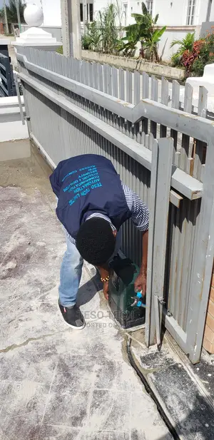 Self Supporting Automatic Sliding Gate