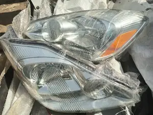 Headlights Set For Sienna 2005