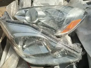 Headlights Set For Sienna 2005