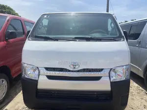 Toyota HiAce 2011 White