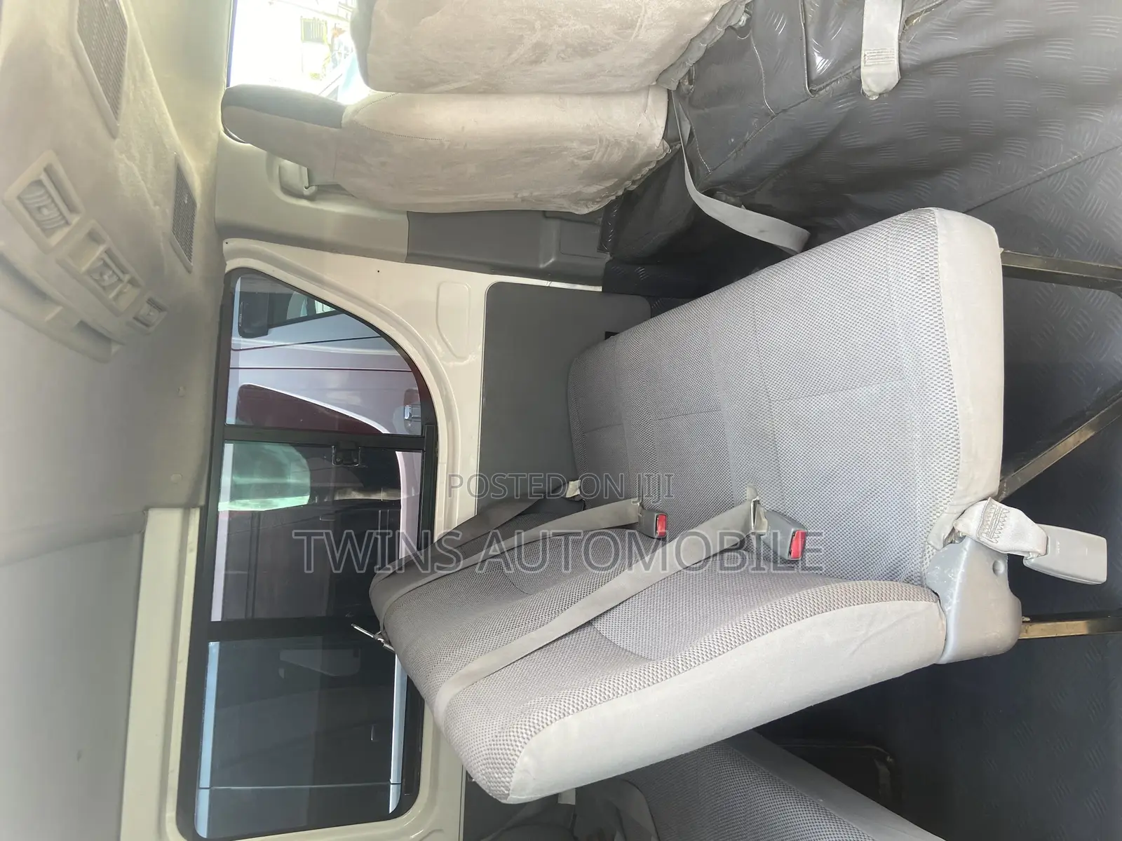 Toyota HiAce 2011 White