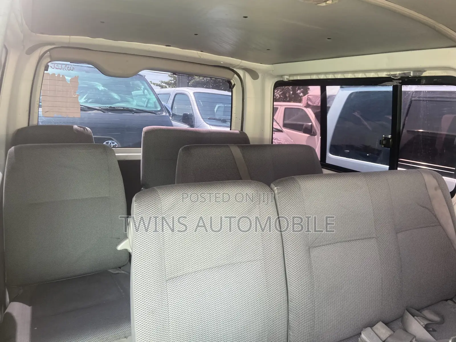 Toyota HiAce 2011 White