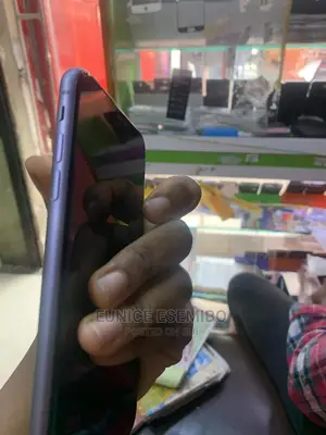 Apple iPhone 11 64 GB Purple