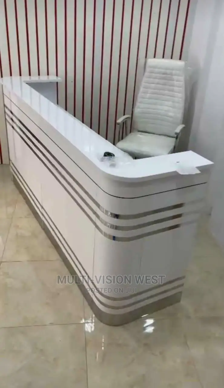 Receptionist Table With Class