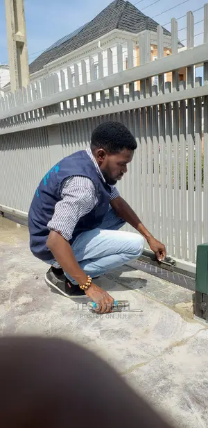 Electric Sliding Gate Machine Operator