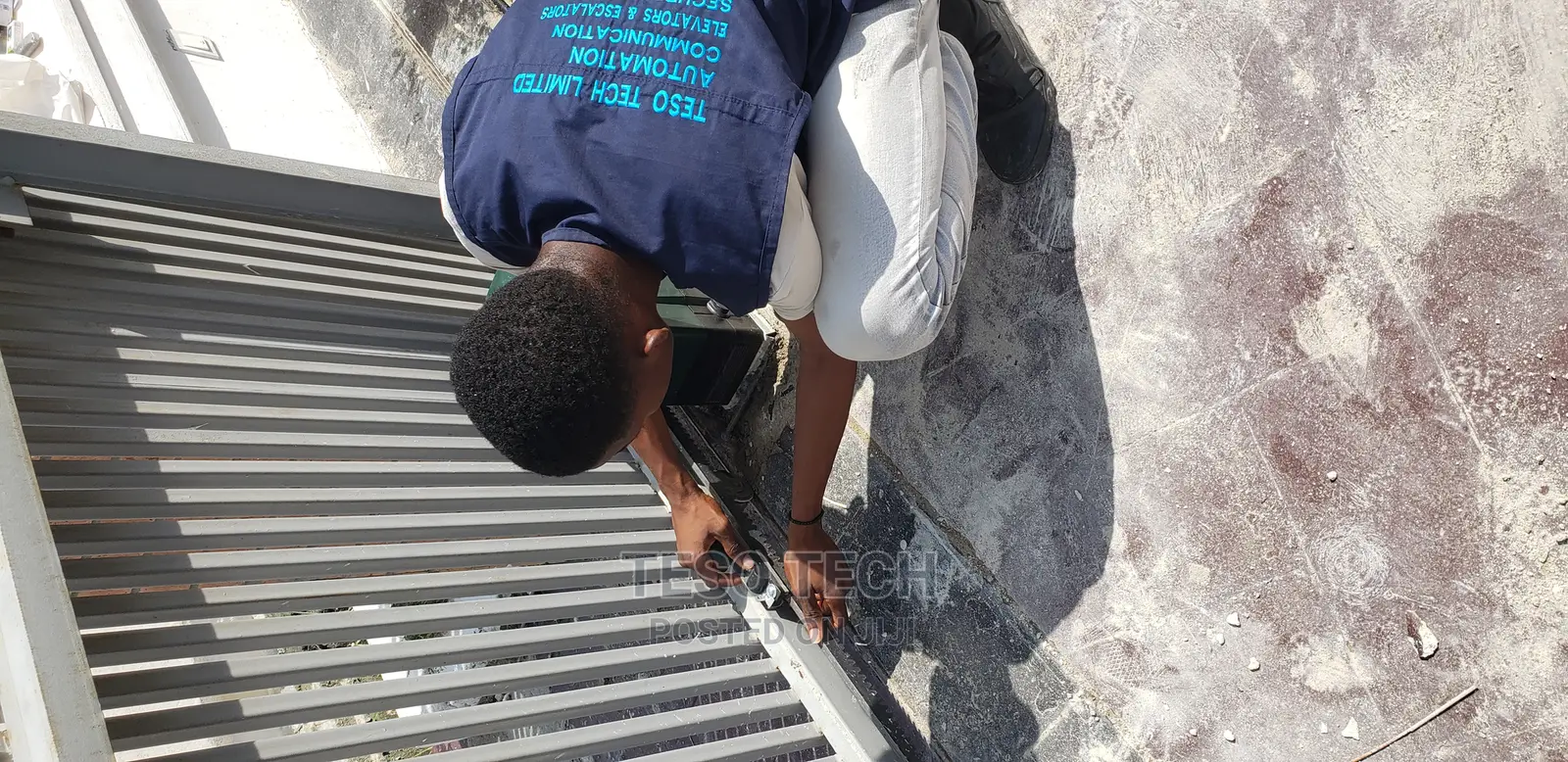 Self Supporting Sliding Gate Operator