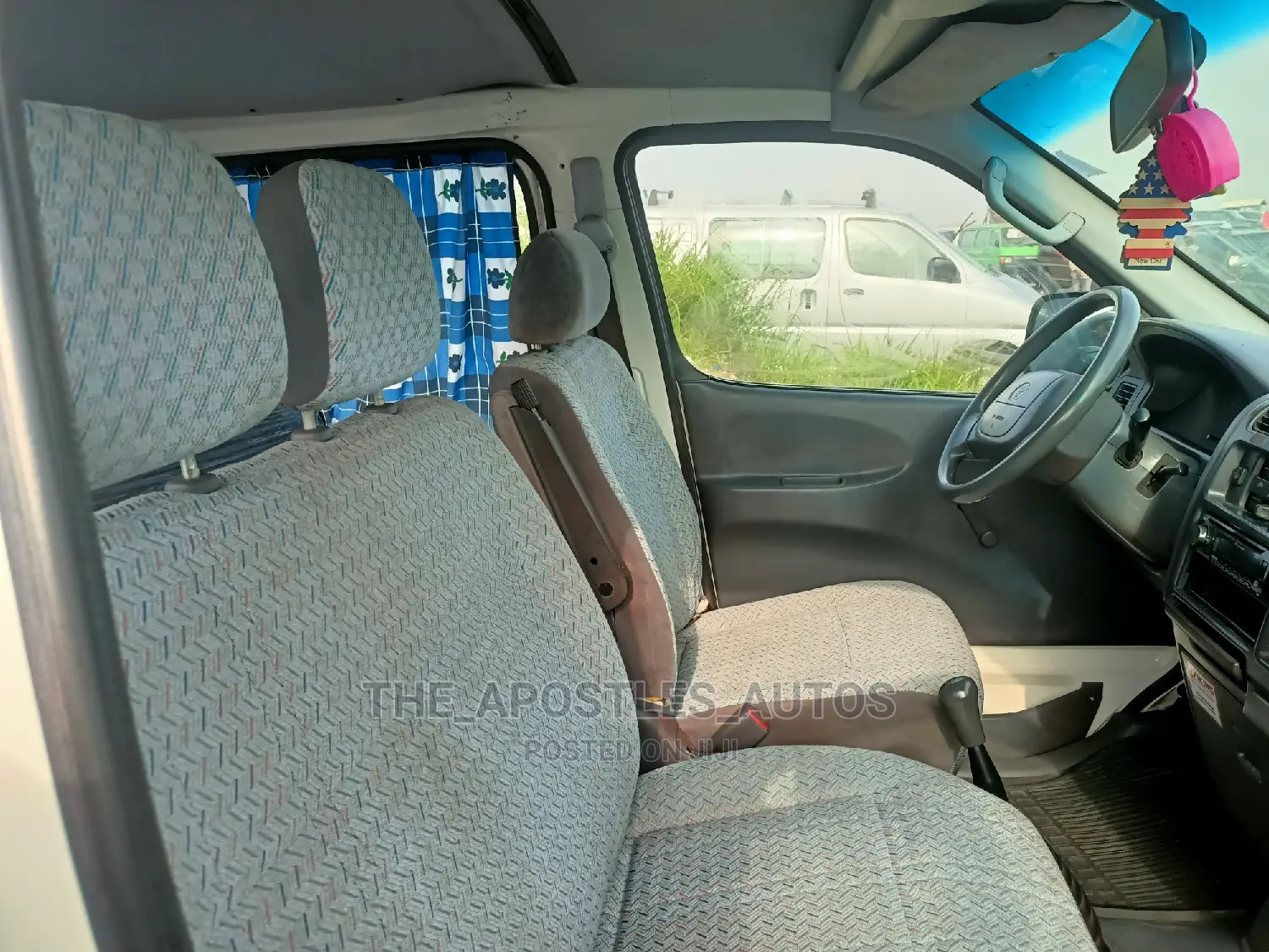 Toyota HiAce 2005 White