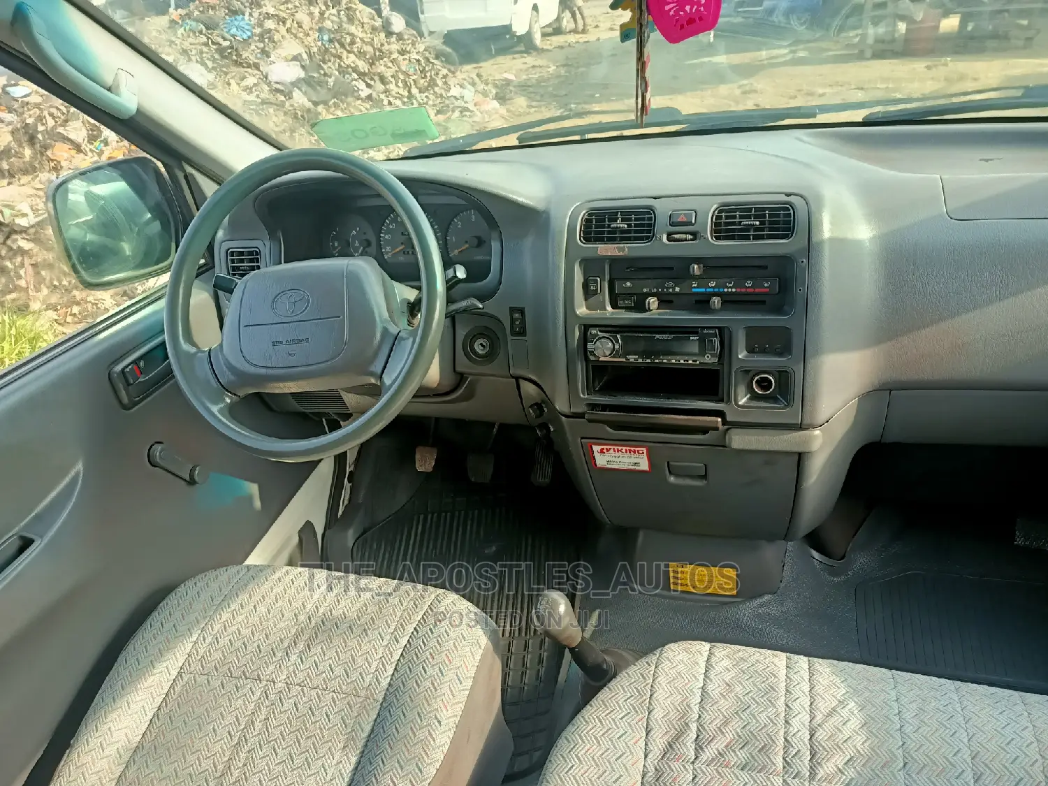 Toyota HiAce 2005 White
