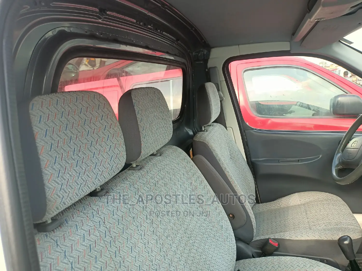 Toyota HiAce 2001 White