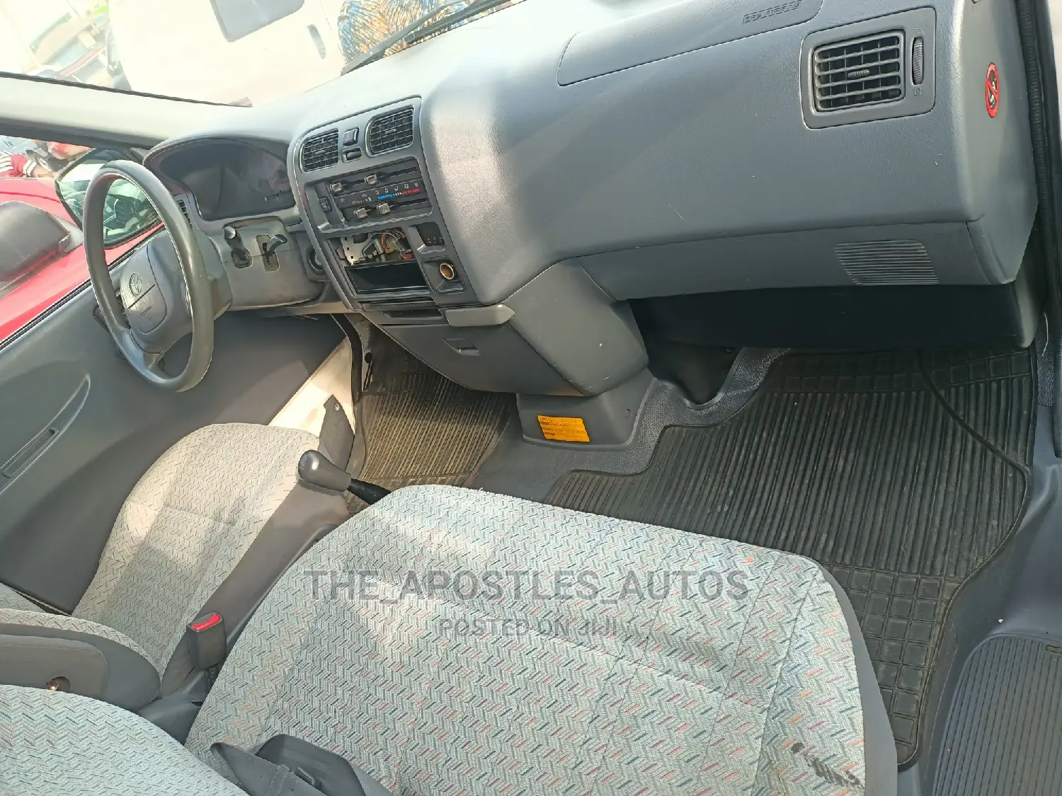 Toyota HiAce 2001 White