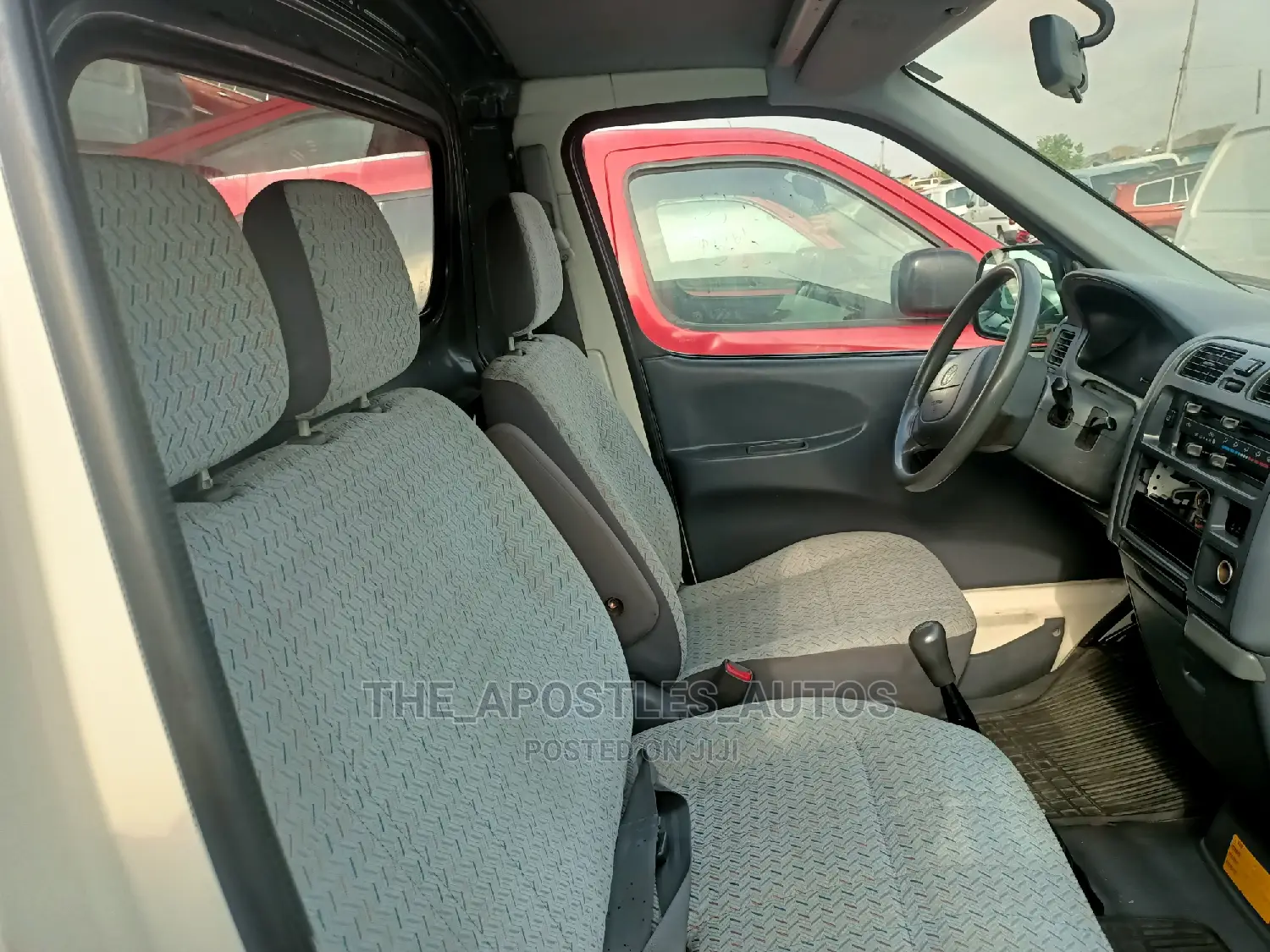 Toyota HiAce 2001 White
