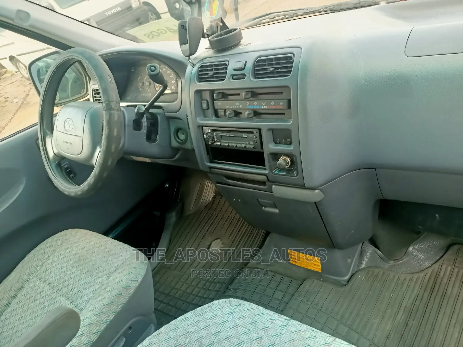 Toyota HiAce 2005 Green