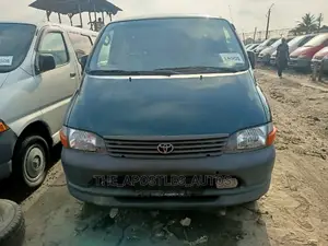 Toyota HiAce 2005 Green