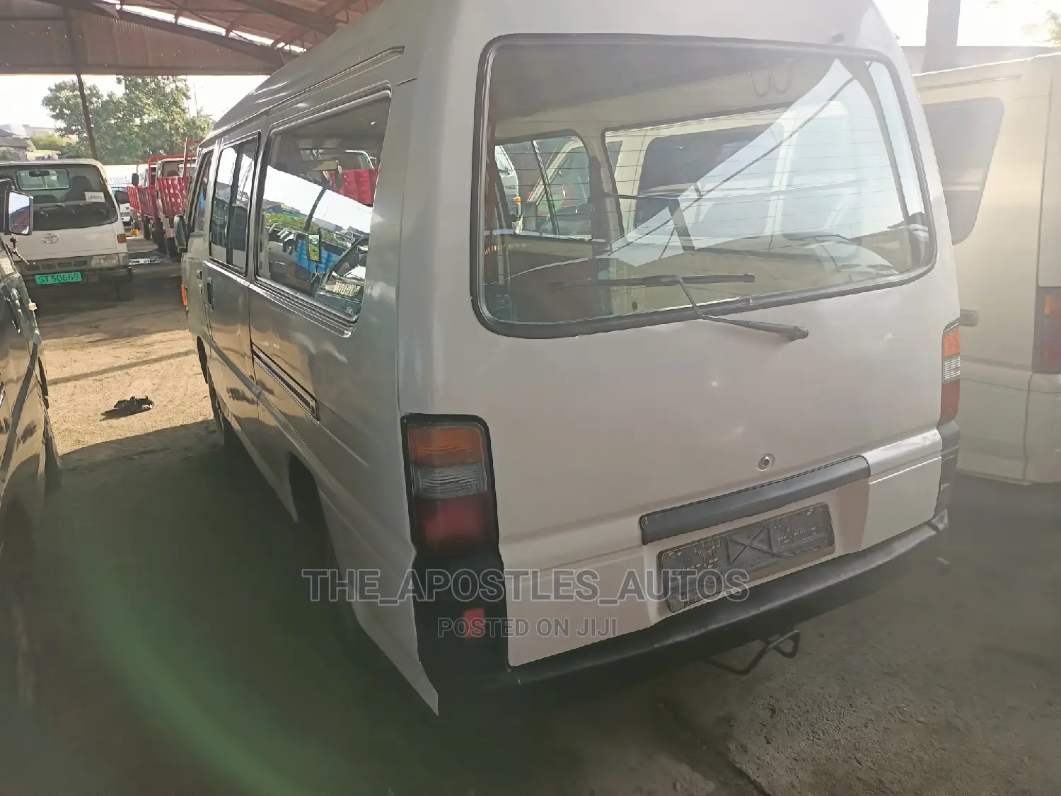 Mitsubishi L300 2000 White