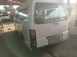 Mitsubishi L300 2000 White