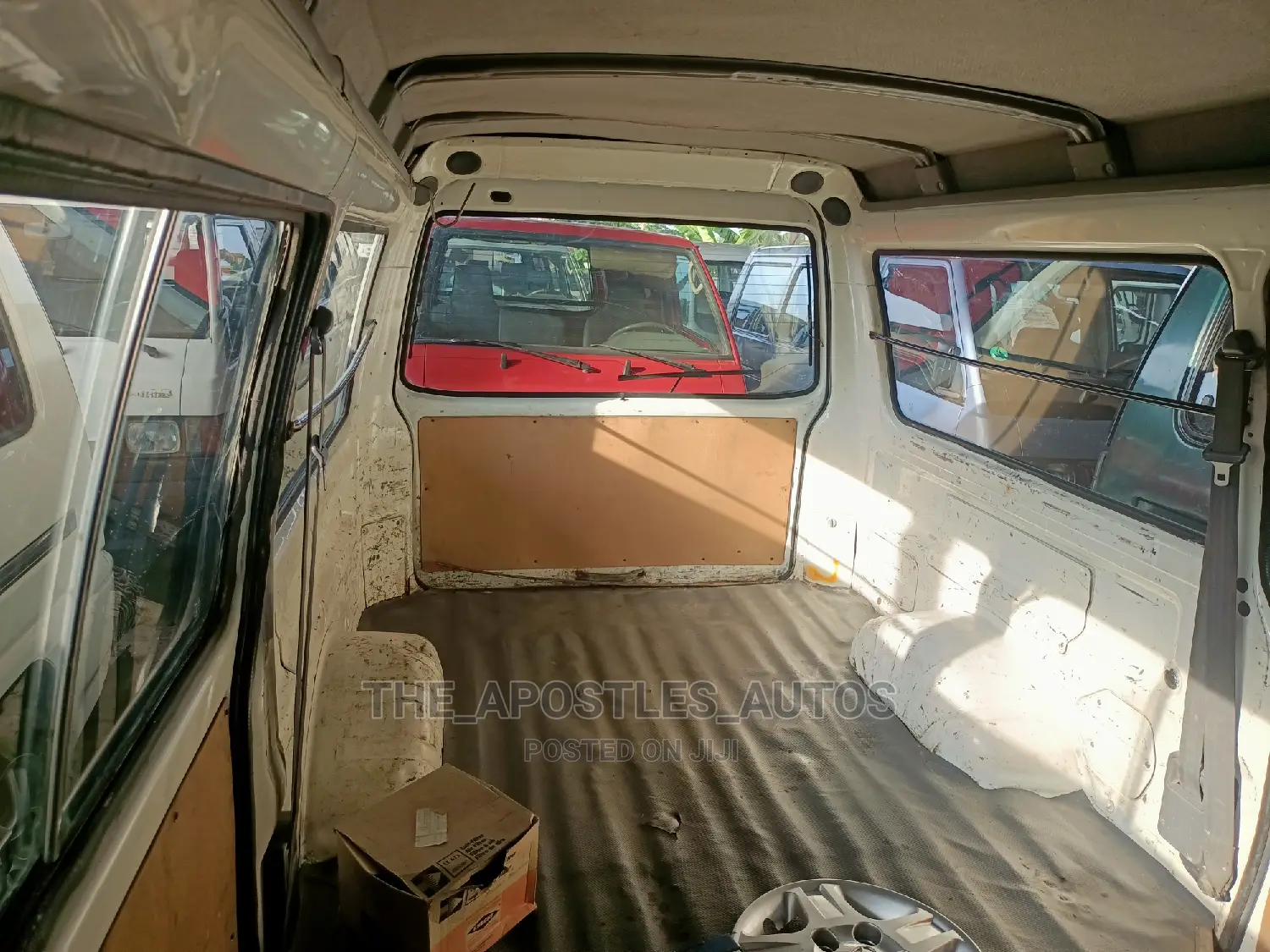 Mitsubishi L300 2000 White