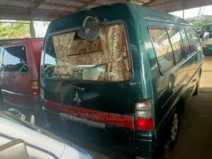 Mitsubishi Delica 2002 Green