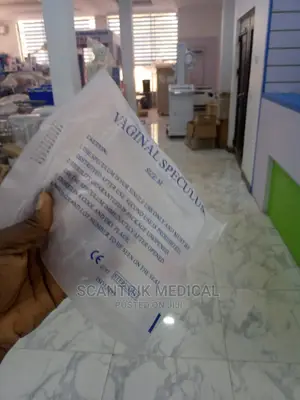 Vaginal Speculum Medium