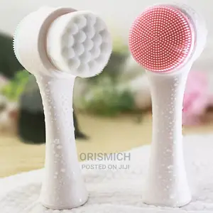 Face Massaging Brush