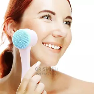 Face Massaging Brush