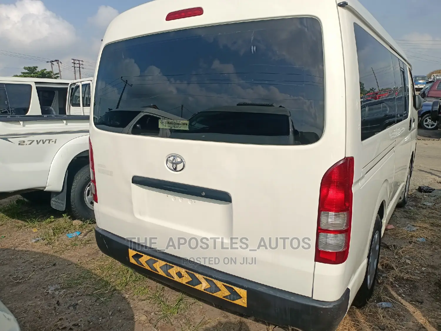 Toyota HiAce 2013 White