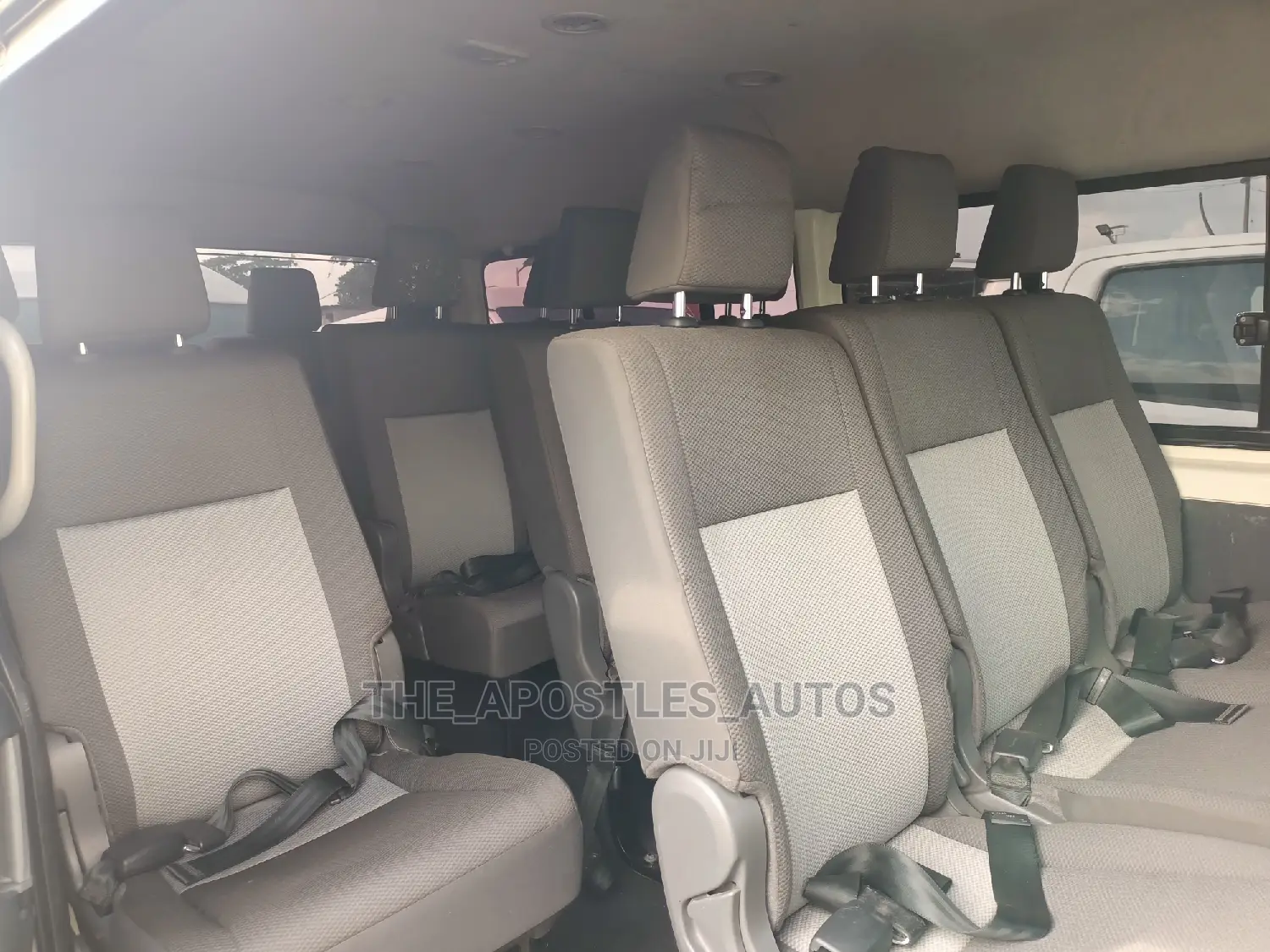 Toyota HiAce 2013 White