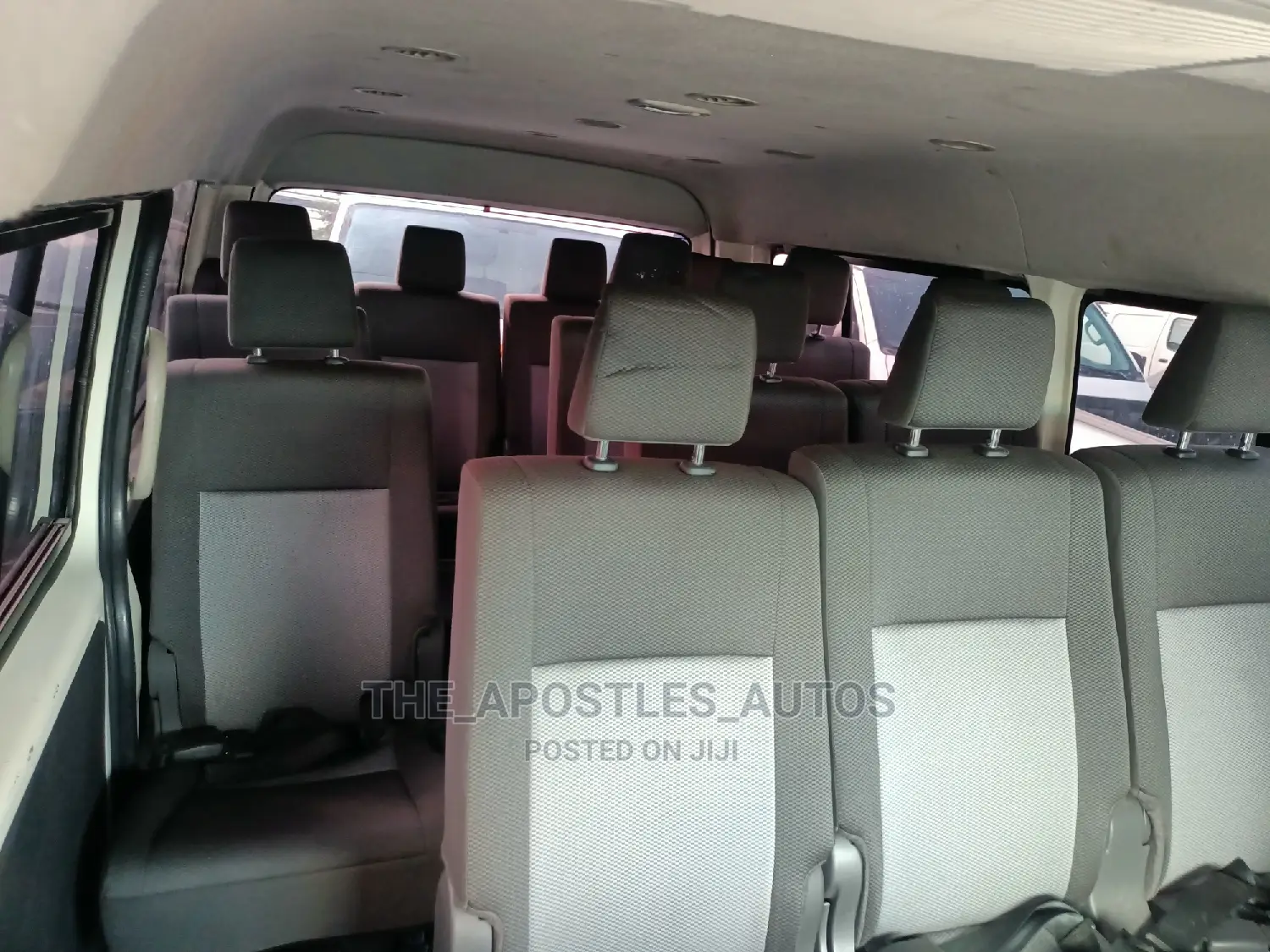 Toyota HiAce 2013 White
