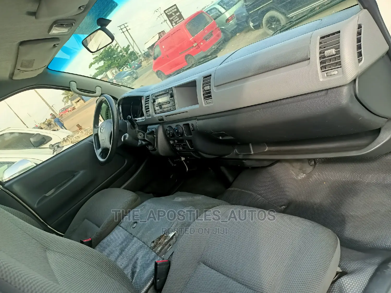 Toyota HiAce 2013 White