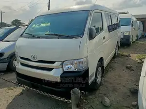 Toyota HiAce 2013 White