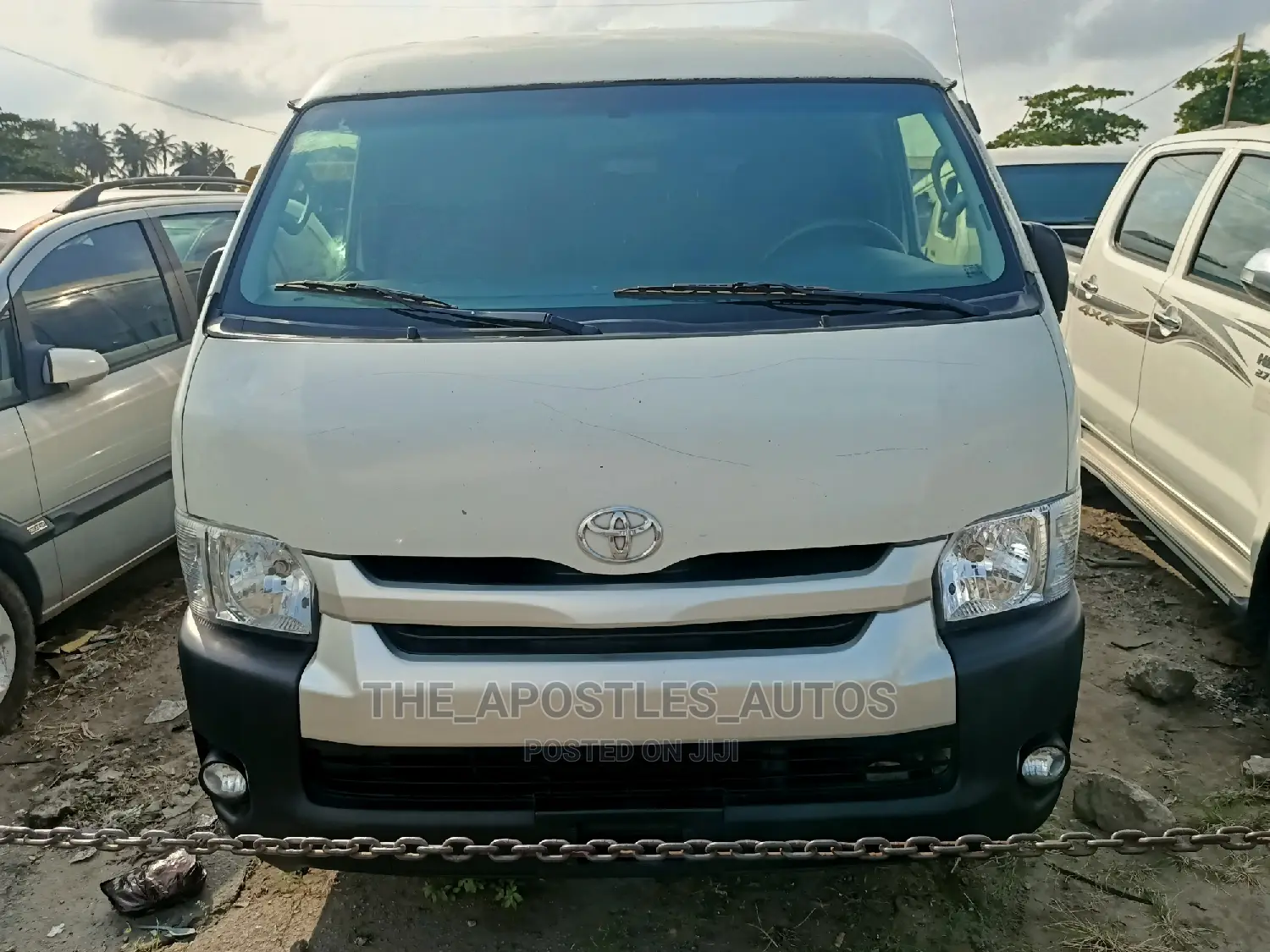 Toyota HiAce 2013 White